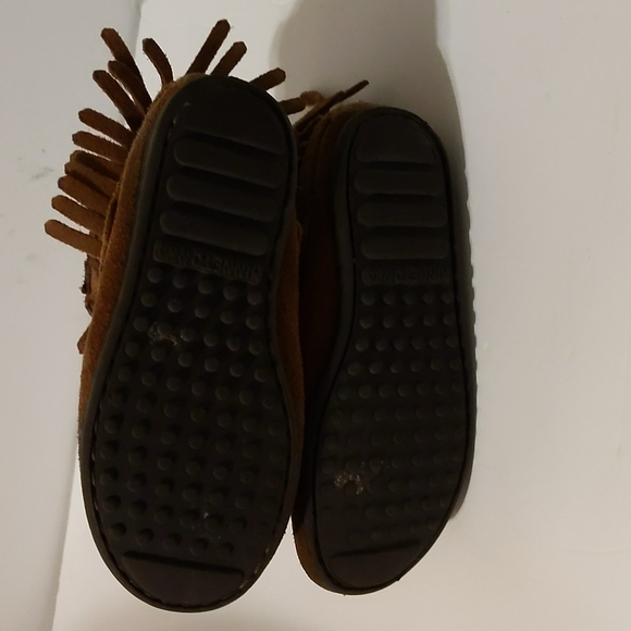 Minnetonka sanrio hello kitty girls moccasins - Picture 8 of 11